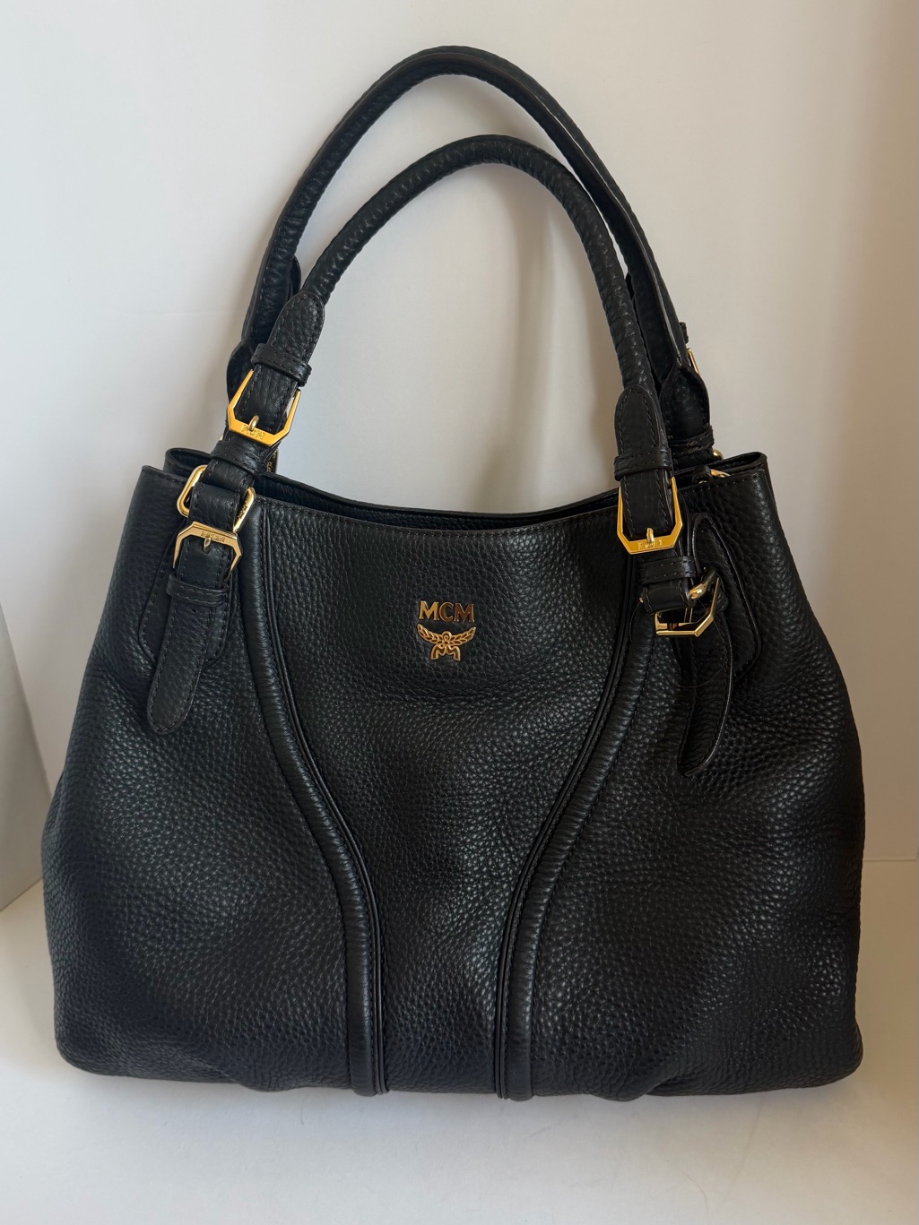 Mcm Black Pebbled Leather Shoulder Bag With Gold Hardware